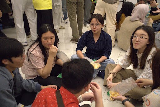 Ngobrol Santai dan Snack